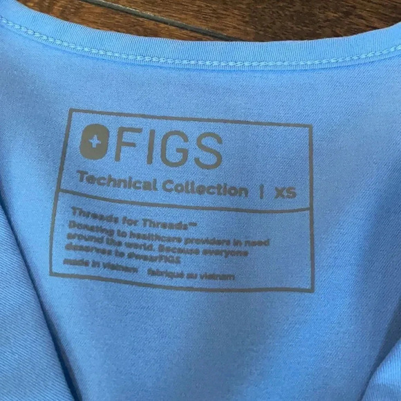 Figs Technical Collection Catarina 1 pocket scrub top PO # 1602 Blue Women’s XS - Picture 7 of 10